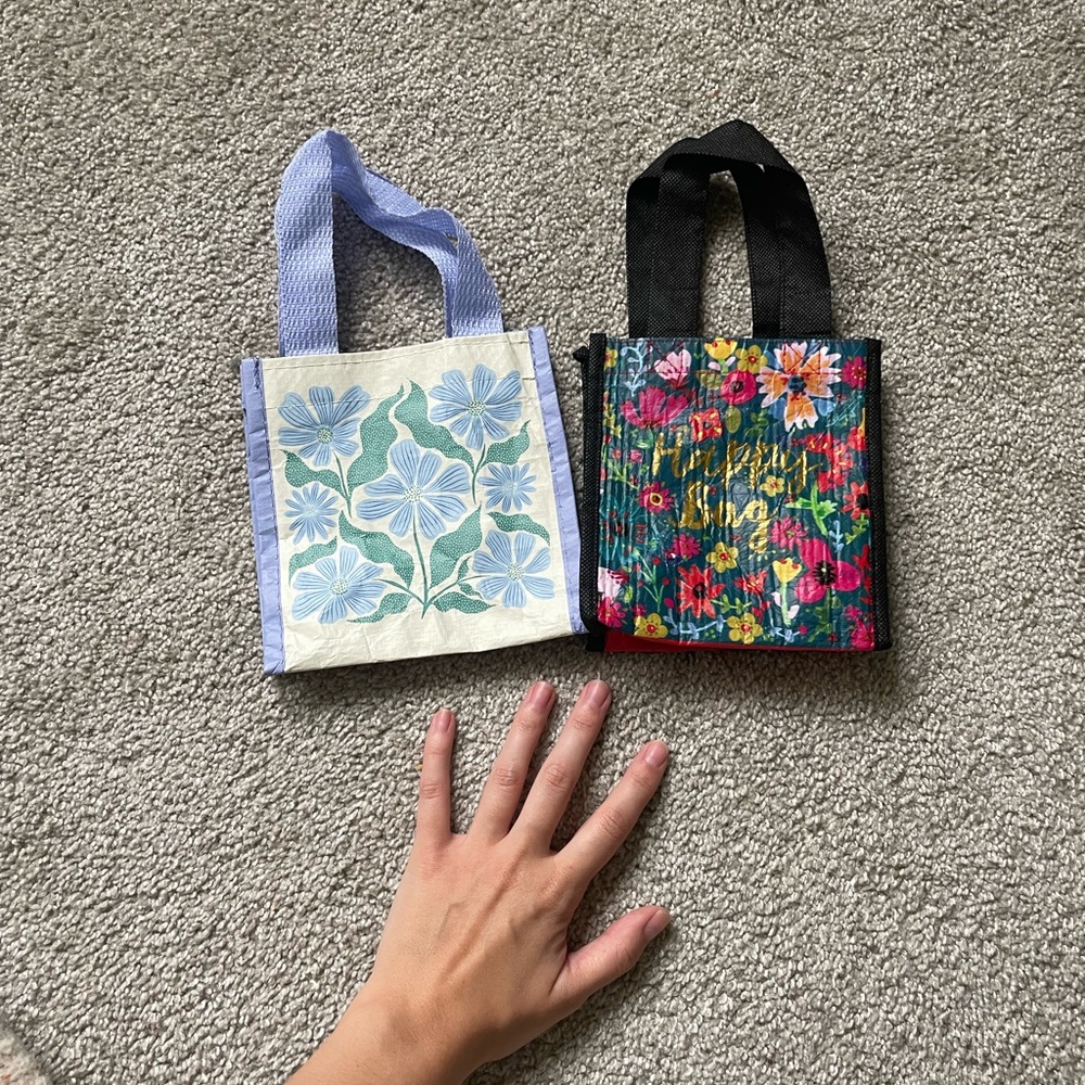 NATURAL LIFE Mini Floral Tote. Blue & Green floral mini tote - Picture 3 of 4